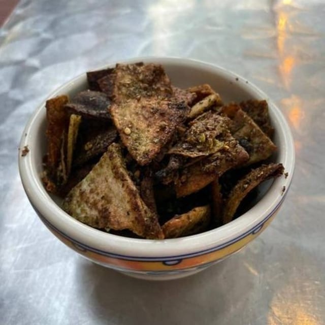 Zaatar pita chips.