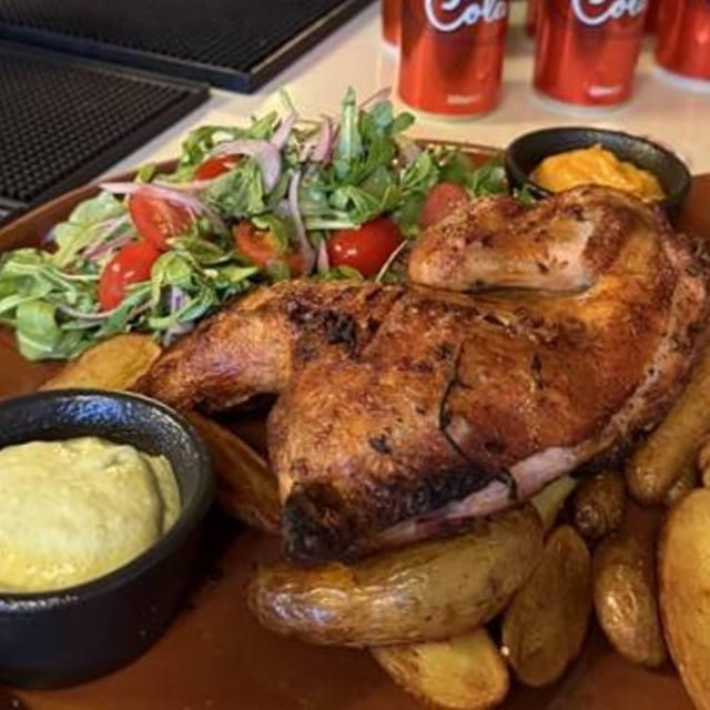Pollo a la leña.